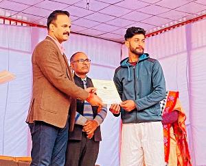 Abhinav Bhardwaj of Rajgarh won gold medal in Inter College Judo