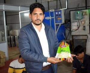 Engineer Ashish is earning lakhs from cashew in the month