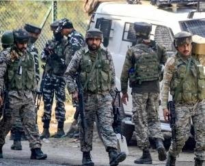 Jammu and Kashmir: Encounter between security forces and terrorists in Anantnag, one terrorist killed