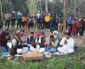 Nahan: Energy Minister did Bhoomi Pujan of tube well to be constructed at a cost of Rs 96 lakh