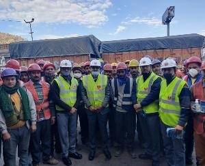 Dadlaghat: Masks distributed to truck drivers