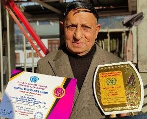 Dr. Nandlal Bhardwaj receives Asia Shining Star Award