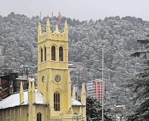 Snowfall started in Shimla, happy faces of tourists