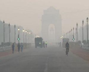 Fog and cold increased the trouble of people in the capital Delhi, alert issued
