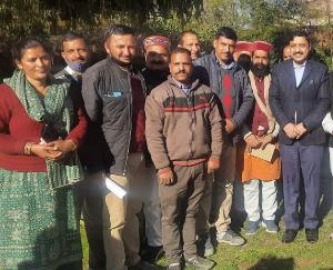 Delegation met MP Suresh Kashyap regarding the demands of the school