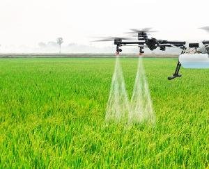 kheton aur bagicho mein drone karenge khaad aur dawaon ka spray