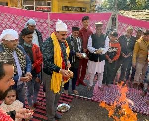 Congress spokesperson Dr Rajesh offered prayers at Haripur Shiv temple, also took part in Havan