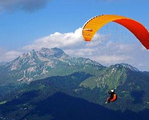 Baijnath: Once again a major paragliding accident in Bir Billing, 2 killed