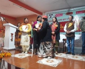 Jaisinghpur: Guru Neera Chauhan honored by Rajya Sabha MP Indu Goswami