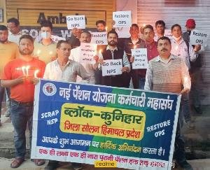 New Pension Scheme Employees Federation Hio Pro Block Kunihar took out a candle march