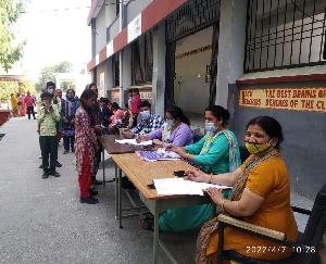 In Bir-Bageda, 12 to 14 year old students got the vaccine
