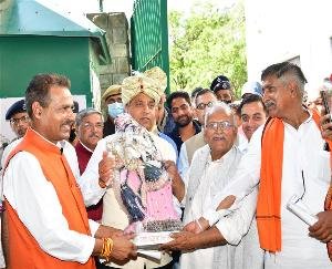 BMS thanks CM for various welfare schemes and enhancing wages of daily wagers