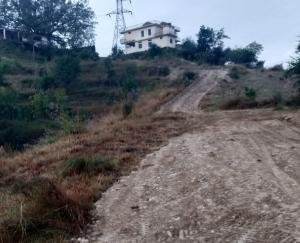 सरकार-प्रशासन से नहीं माँगी मदद, श्मशान घाट बनाने खुद उतर पड़े गांव वाले