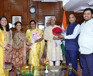 Chief Minister wishes Governor on his birthday