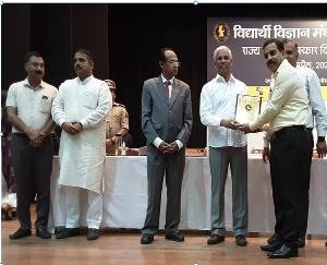 Students of DAV School Alampur showcased their talent