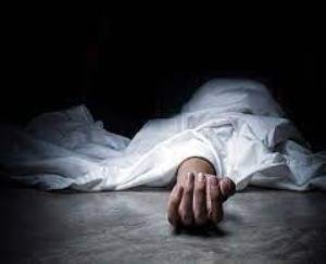  The woman who fell from the roof died on the way