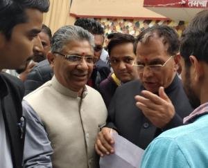 अखिल भारतीय विद्यार्थी परिषद ने शिक्षा मंत्री को सौंपा ज्ञापन