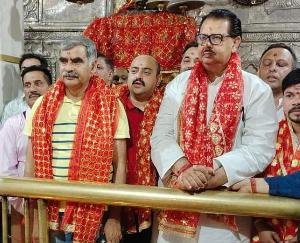 Sanjay Dutt made a new head in the court of Mata Jwala Devi