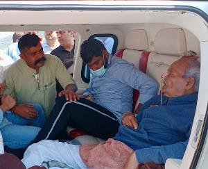 CM left chopper in Mandi for Pandit Sukhram, shifted to Delhi
