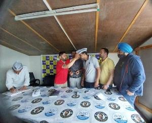 Aam Aadmi Party's clan is growing in the state, half a dozen people joined 'AAP'