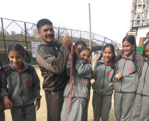 स्कूली छात्राओं के लिए आत्म सुरक्षा प्रशिक्षण शिविर का आयोजन