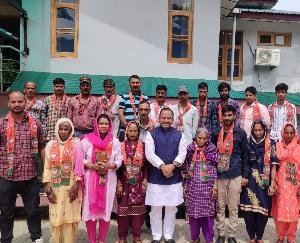 Dozens of families joined Congress, joined BJP