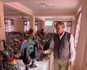 Exhibition of animals and birds is attracting people