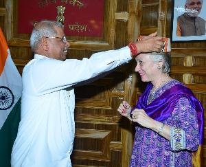 British Deputy High Commissioner to India Ms. Carolyn Rowett calls on Governor
