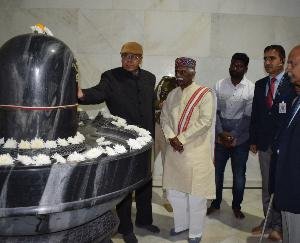 राज्यपाल ने की मोहन शक्ति हैरिटेज पार्क स्थित मन्दिर में पूजा-अर्चना
