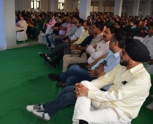 Live telecast of 'Garib Kalyan Sammelan' in Nalagarh and Kandaghat