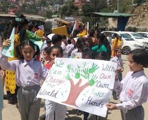 Genius Global School took out rally and gave message to save environment