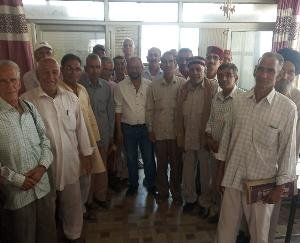 Retired employees discussed various demands in the meeting