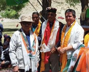 Kunjam Tashi accepted Congress membership with family