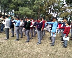 ‘कैसे करें नशे करने वालों की मदद’ पेम्फलेट के माध्यम से किया गया युवाओं को जागरूक