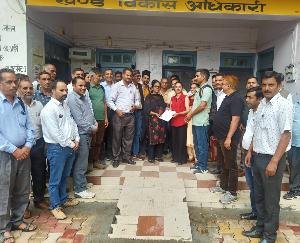 demands are not accepted before June 25, then the employees will do pen down strike