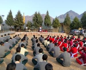 शिवानी ने संविधान दिवस की दी जानकारी