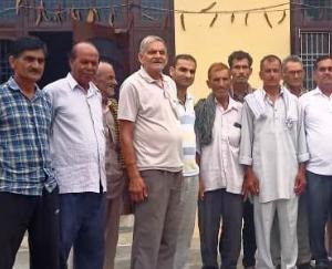 Former MLA Manohar Dhiman listened to people's problems