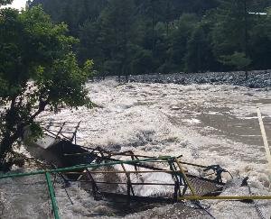 Clouds burst in Manikaran of Kullu, a scene of destruction all around