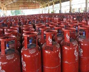 Inflation: Now the price of domestic gas cylinder has increased, so expensive cylinder in Himachal