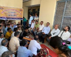 Sukhwinder Singh Sukhu came out in support of Zilla Parishad cadre sitting on strike