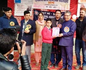 प्रतिस्पर्धा के दौर में आगे निकलने के लिए बच्चों को पढ़ाई तथा खेलकूद में भी तालमेल बिठाना चाहिए- सुभाष ठाकुर