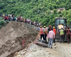 Debris fell during construction of bridge on Badrinath Highway, 10 laborers buried
