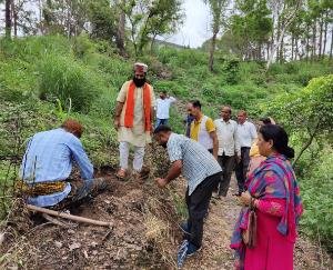 Devendra Sharma paid tribute to his wife by planting 101 medicinal plants