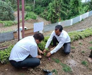 principal established the foundation in the memory of his son