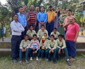 दाड़लाघाट : जिला स्तरीय अंडर-14 स्कूली खेलकूद प्रतियोगिता में हनुमान बडोग की खो-खो टीम ने कि जीत हासिल