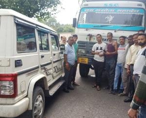 400 feet overloaded tipper collided with Zilla Parishad vehicle due to lack of brakes