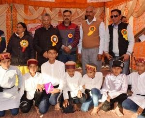  कुहमझंवाड स्कूल में मनाया गया वार्षिक पारितोषिक वितरण समारोह