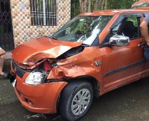 Car damaged in road accident, no casualties