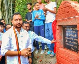 Hamirpur: Ashish Sharma, a member of the Gau Seva Aayog, solved the problem of the people