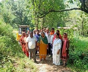 Vice President Naresh Kumar Tailor redressed the road problem